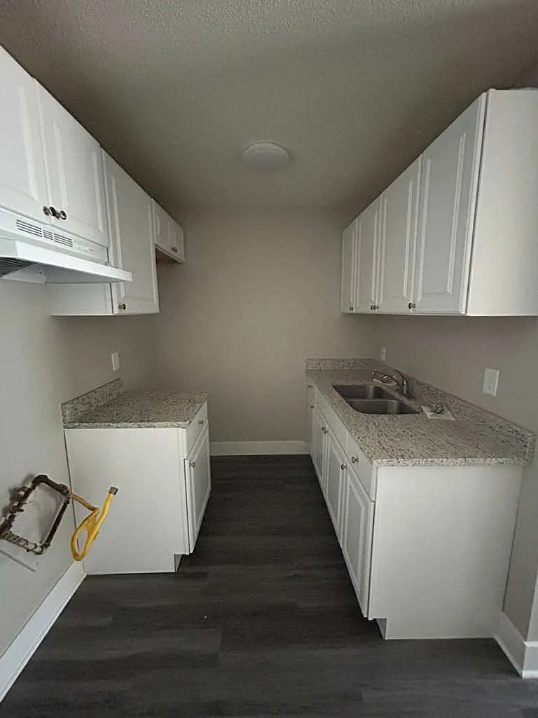 2 bed, 900 sqft, $1,550 — Photo 4