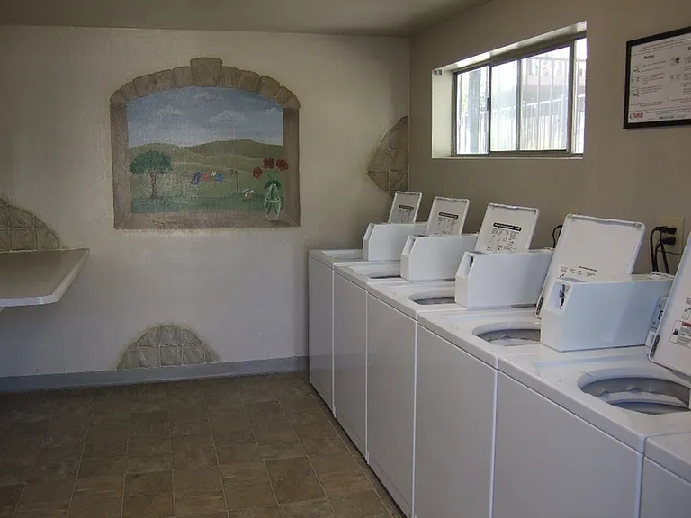 Plumas Garden Apartments — Photo 10