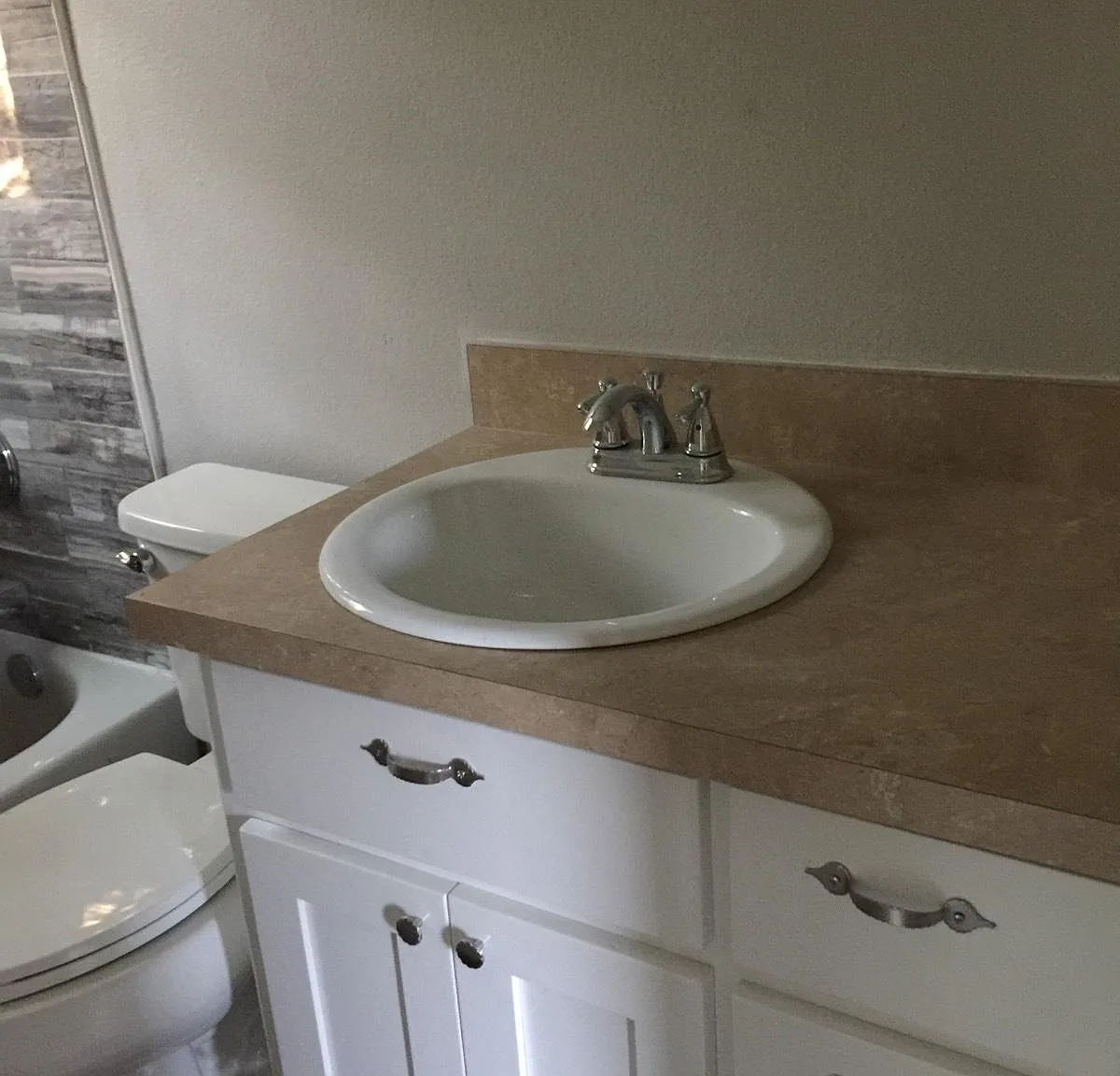 2 bed, 808 sqft, $1,100 — Photo 2