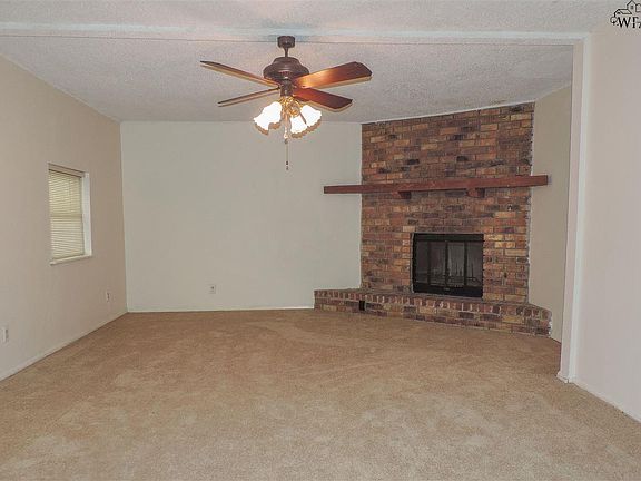 2nd image of 1805 Eden Ln