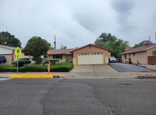 9028 La Barranca Ave NE, Albuquerque, NM 87111