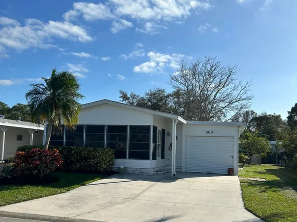 809 Tamarind Cir, Barefoot Bay, FL 32976