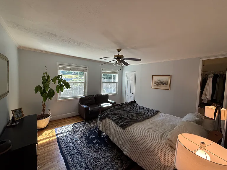200 N Laurel Ave #11B — Photo 11