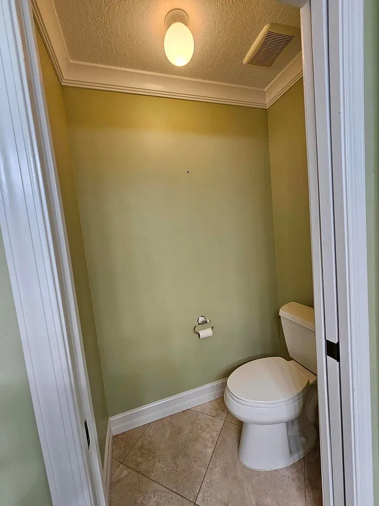 3 bed, 2.5 bath, 1386 sqft, $3,200 — Photo 4