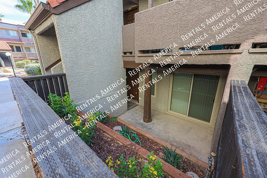 Upgraded 2 bed 2 bath condo in Mesa — Photo 3
