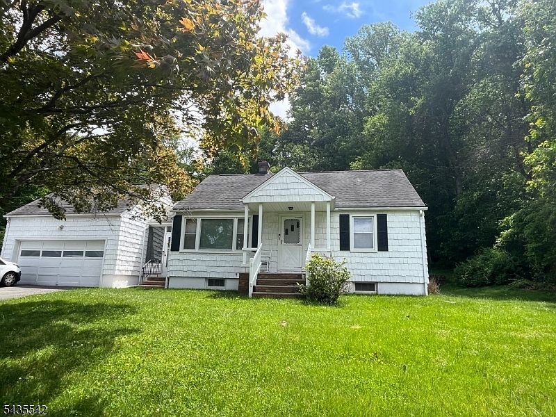 1st image of 318 Palmer Rd