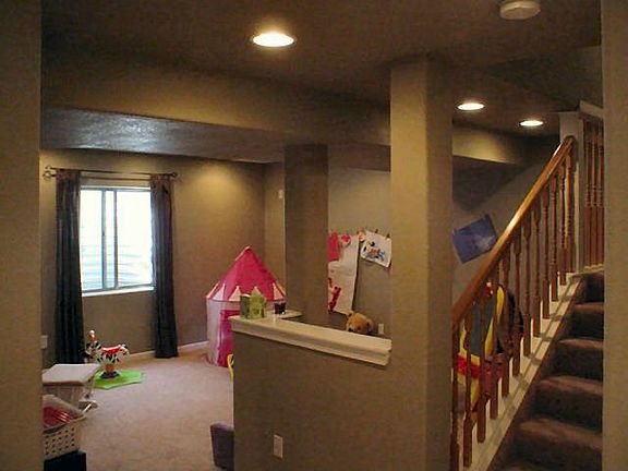 4th image of 736 Whispering Oak Dr