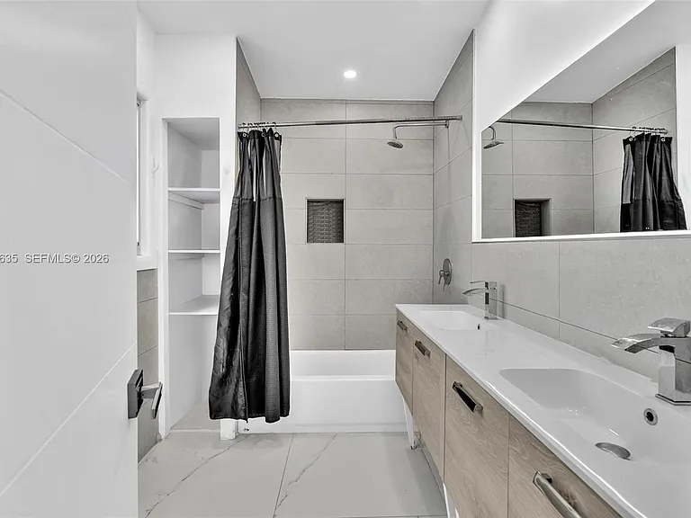 9257 Bay Dr — Photo 24