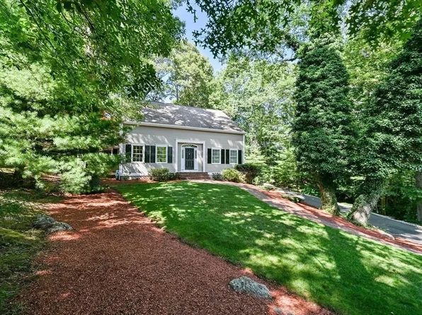2 Rock Rd, Attleboro, MA 02703