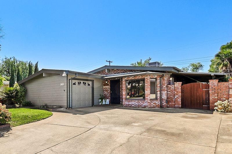 1st image of 3624 Floral Dr