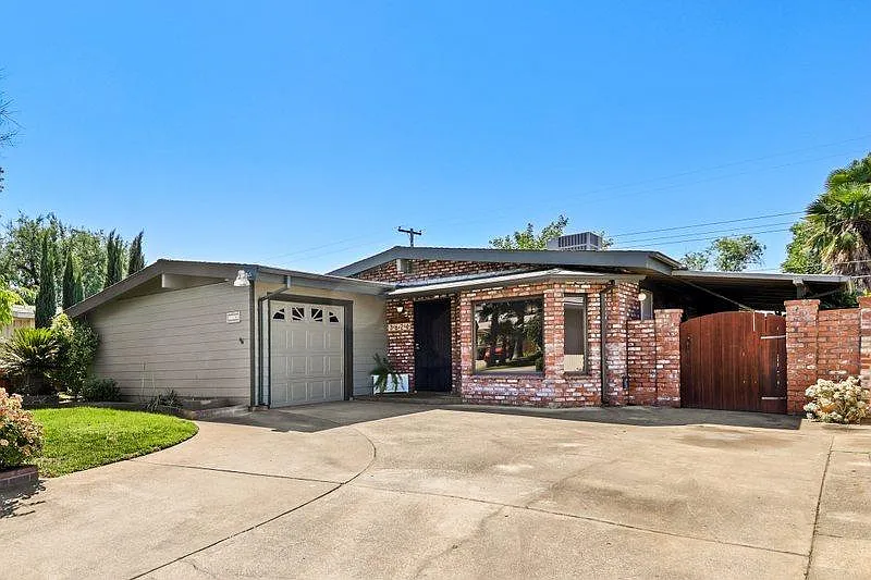 3624 Floral Dr photo 1