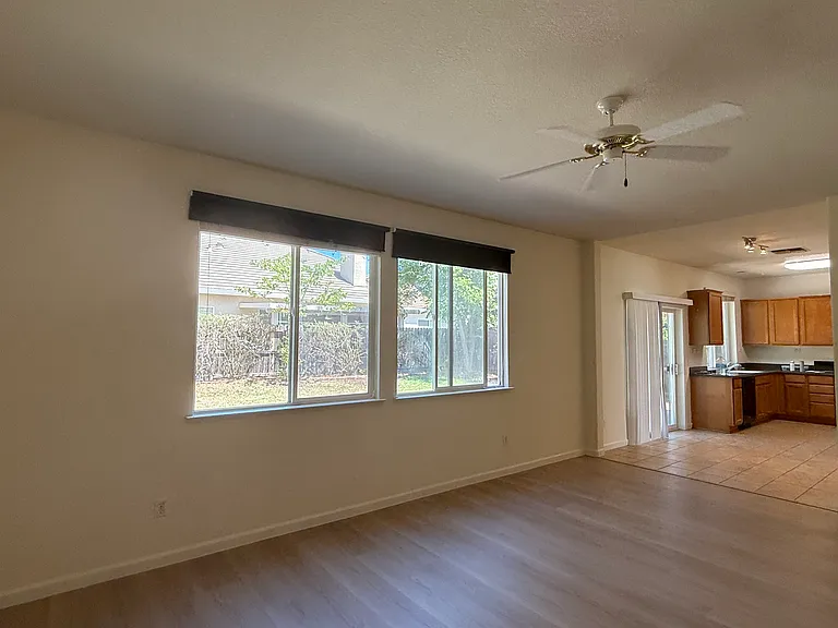 9633 McKenna Dr — Photo 13
