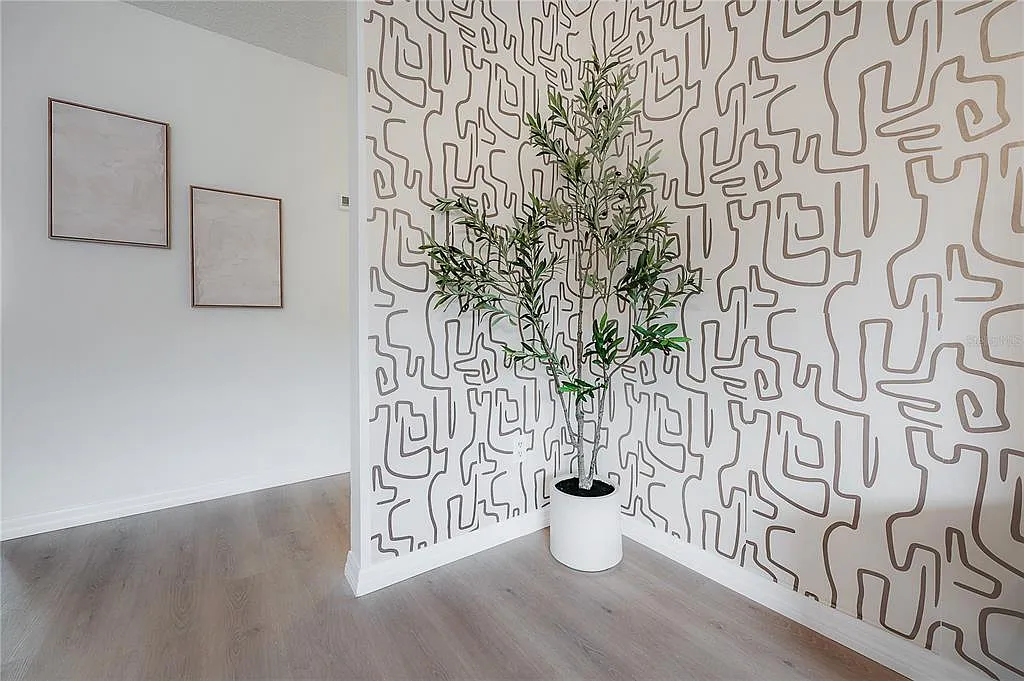 2 bed, 1.0 bath, 864 sqft, $1,875 — Photo 4
