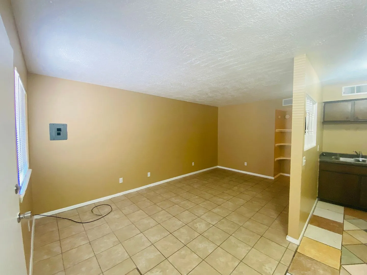 1 Bedroom 1 bath unit available now! — Photo 3
