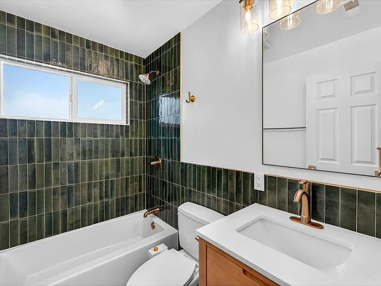 1559 Marietta Dr — Photo 4