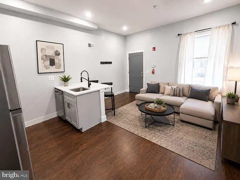 3213 W Susquehanna Ave #1 — Photo 1