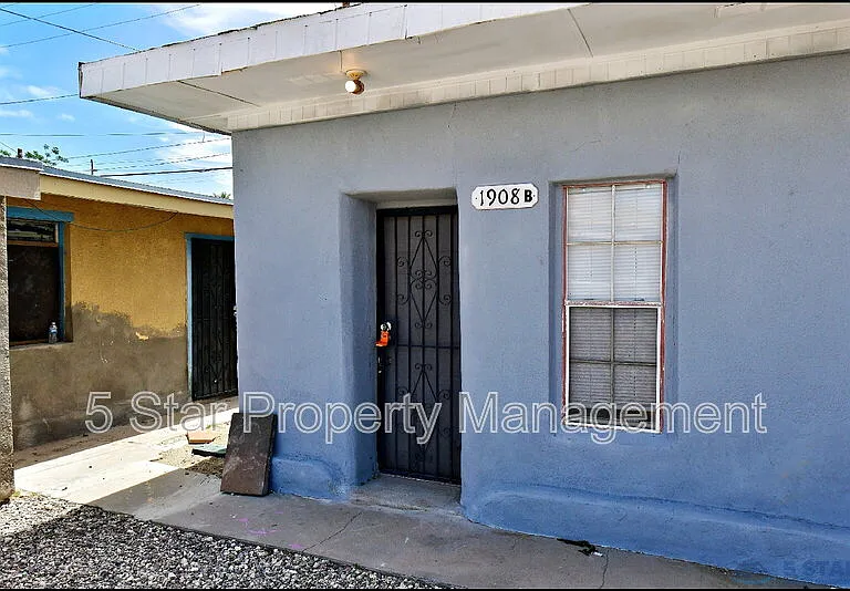 1908B Olive Ave — Photo 8