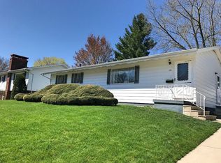 2714 Crestline Ave, Waterloo, IA 50702