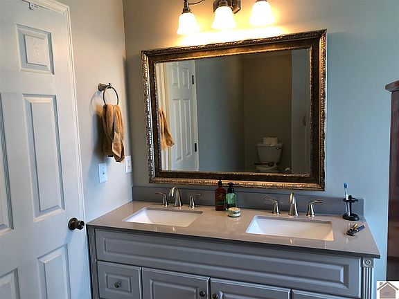 4th image of 80 Kaitlyn Ln N