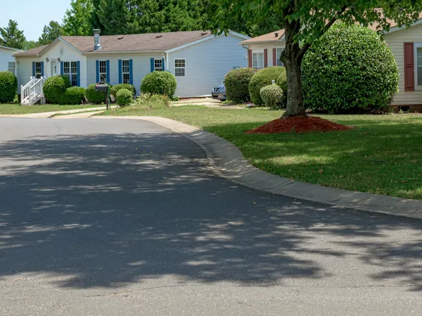 Meadowbrook, 9859 Spring Ridge Ln #Cc5c5412a, Charlotte, NC 28215