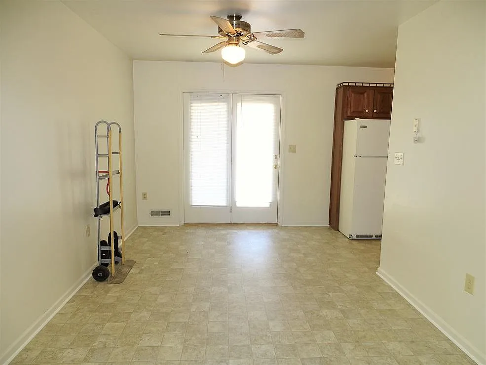 3 bed, 1.5 bath, 1188 sqft, $1,495 — Photo 4