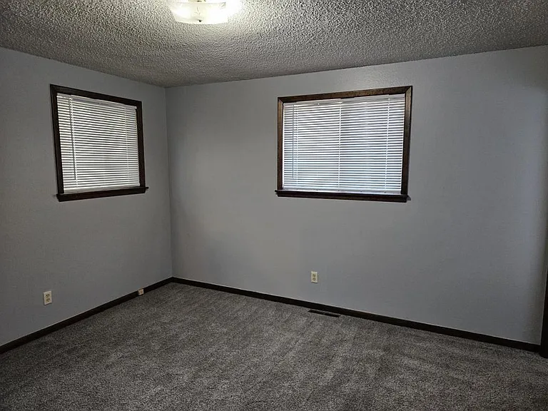 2425 Emery St — Photo 16