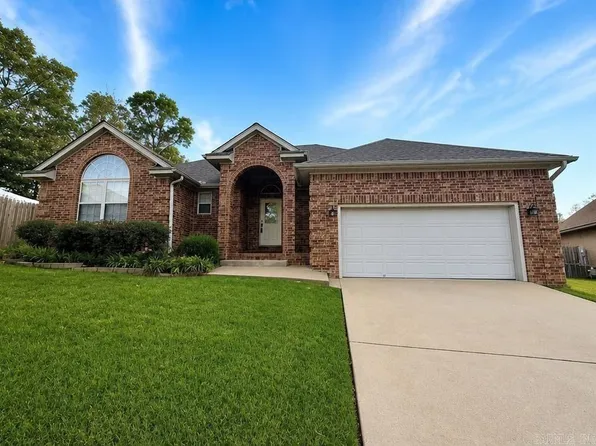 2 Harmony Cv, Maumelle, AR 72113
