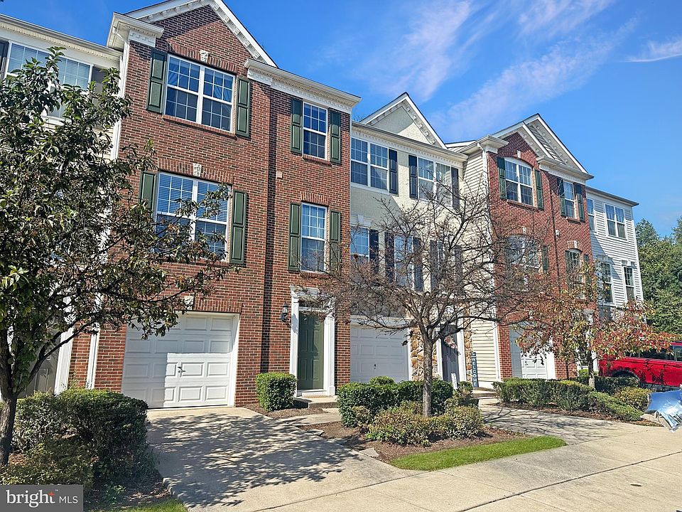 1st image of 204 Hudson Dr