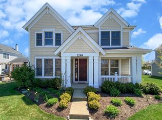 2299 Chestnut Ave, Glenview, IL 60026