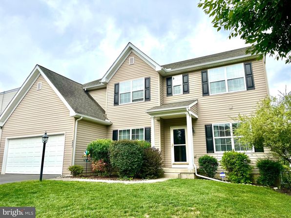223 Torrington Dr, York, PA 17402