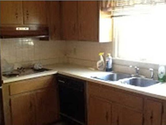 4th image of 207 Charmwood Ct