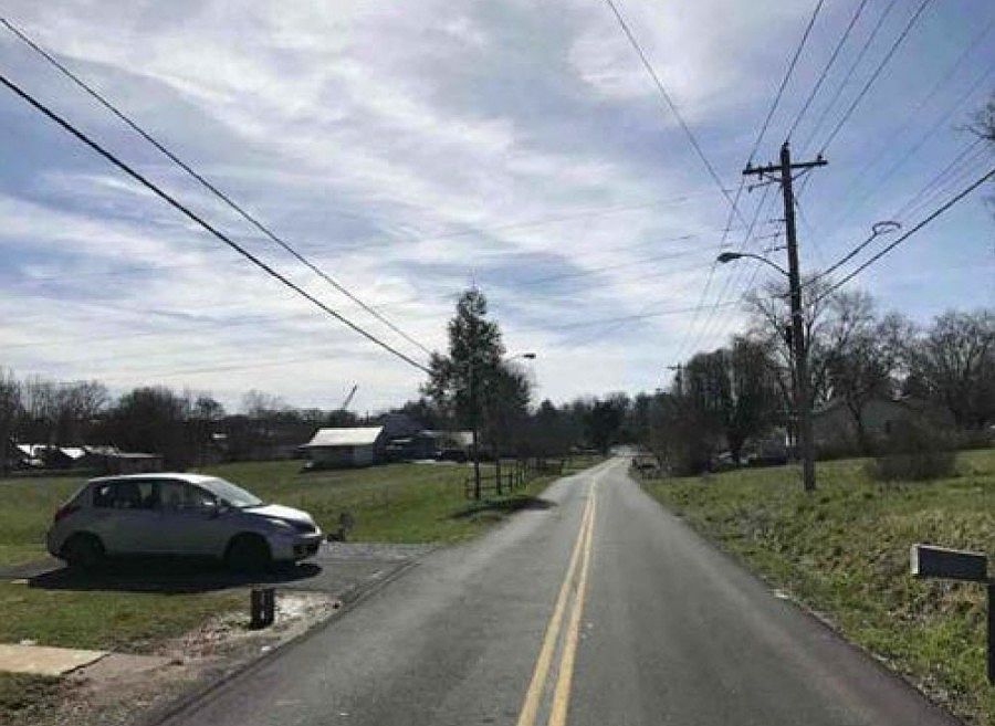 2nd image of 305 Old Stage Rd