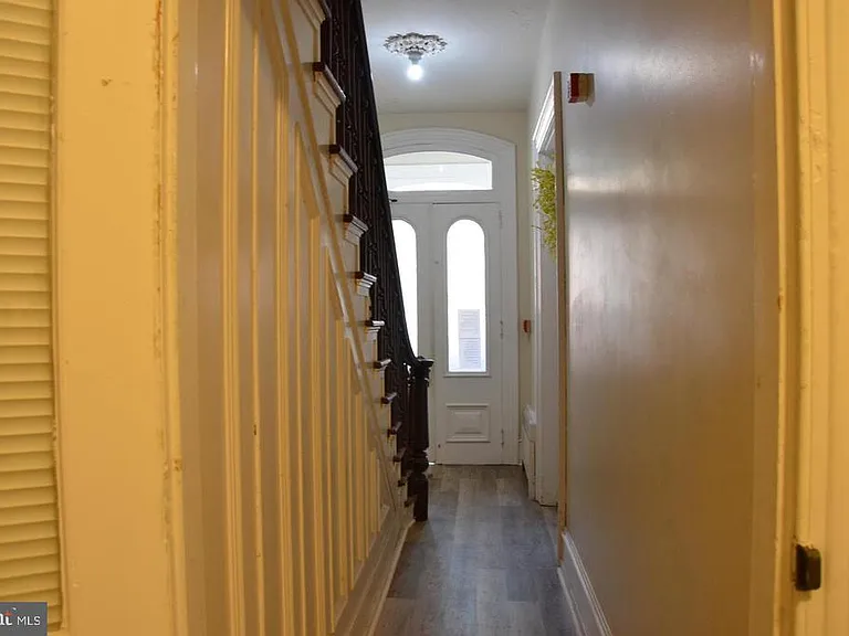 208 W Gay St #2 — Photo 4