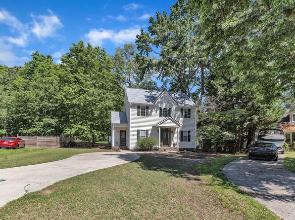 24 Canterbury Ct, Wendell, NC 27591