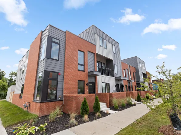 2748 Harrison St, Detroit, MI 48216