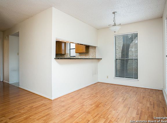 2nd image of 2718 Old Field Dr APT 401