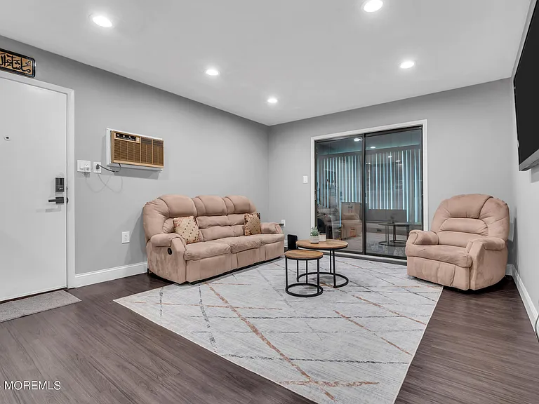 91 Arrowood Rd #B — Photo 4
