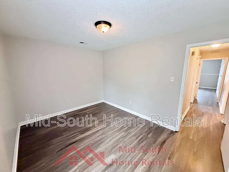 4505 Villagreen Dr — Photo 16
