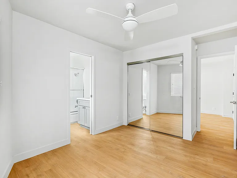1911 S Palm Grove Ave #4 — Photo 7