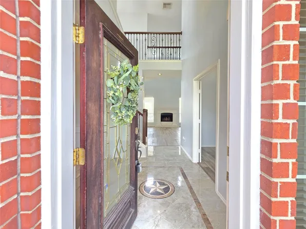 10038 Barr Lake Dr, Houston, TX 77095