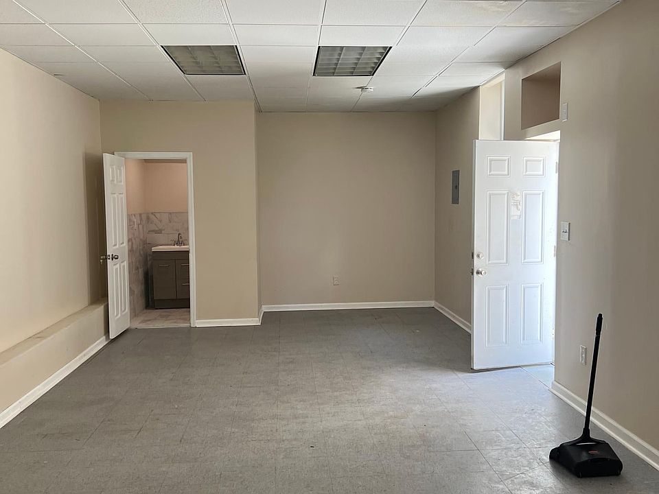 2nd image of 419 W Grange Ave #3
