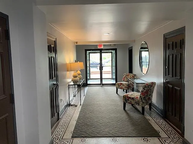 Building entry - 1511 22nd St NW #14