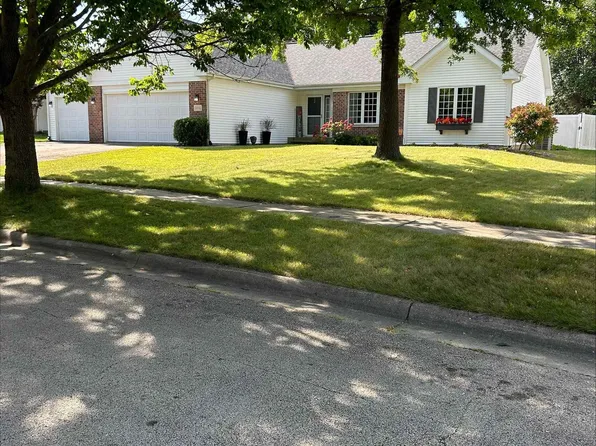 1436 Sandhurst Ln, Rockford, IL 61107