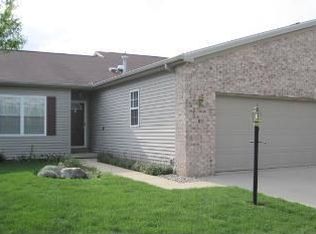 611 Stonecrest, Savoy, IL 61874