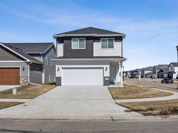 3755 Chinook Dr S, Fargo, ND 58104