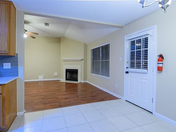 4th image of 2107 Mountshire Dr