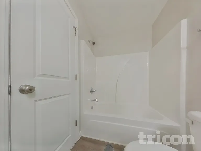 323 Springwalk Ln — Photo 14
