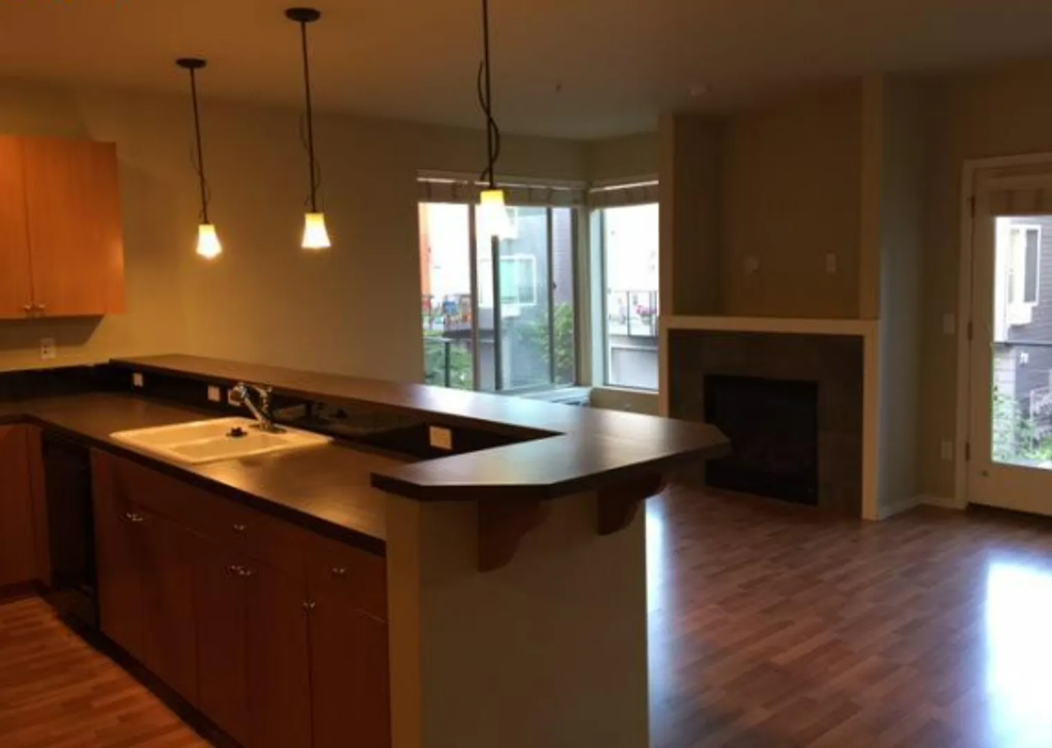 Stunning St. Johns 2-Bedroom Townhome with Vaulted Ceilings, Private Balcony & Attached Garage — Photo 3