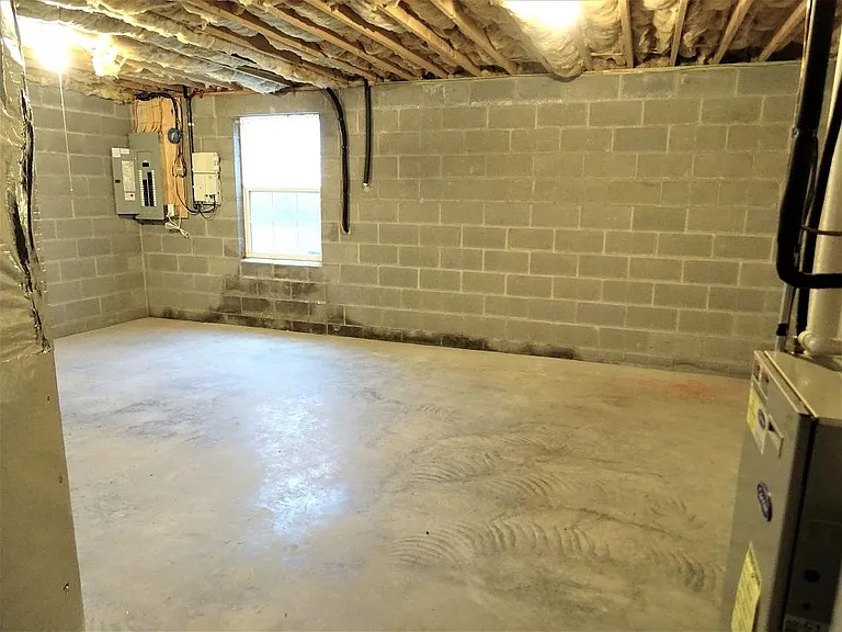 2527 Oakwood Ln — Photo 18