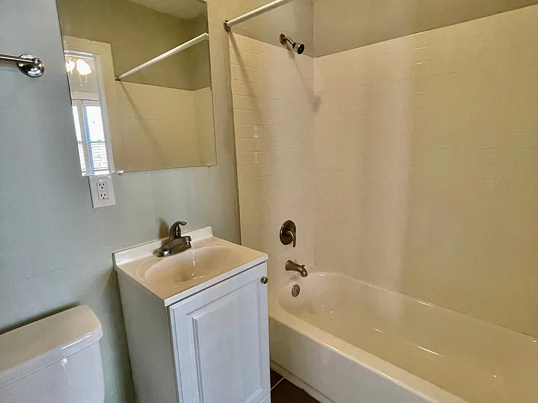 3715 Summit St #303 — Photo 12